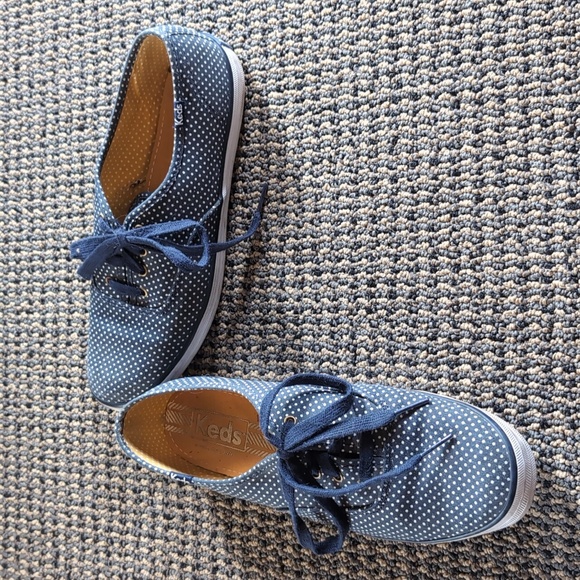 Size 8 Keds - Picture 1 of 4